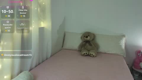 Snapshot of cielo_18d chatting on 01.07.25 Mia online show from 01.07.25