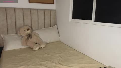 Mia online show from 03.24.26