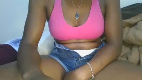 cilia petite online show from 12.19.25