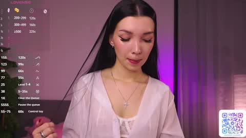   L  online show from 11.04.25