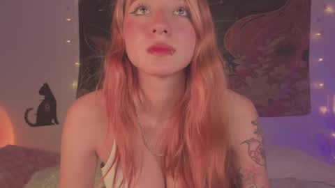 Snapshot of cinderella_lewis chatting on 02.28.26 Sofi Eva and Mey online show from 02.28.26