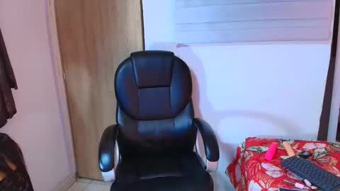 Snapshot of cindy_carter_ chatting on 12.18.25 CINDY online show from 12.18.25