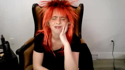 Snapshot of cindyfitness chatting on 10.30.25 cindyfitness online show from 10.30.25