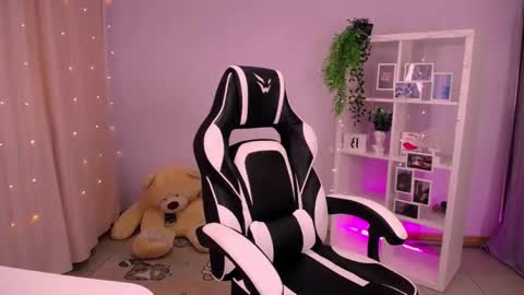 Snapshot of cindysparkl chatting on 10.21.25 Cindy online show from 10.21.25