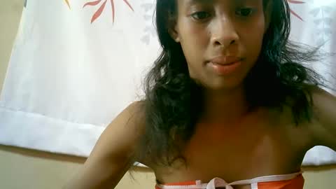 Snapshot of cindyx69 chatting on 02.14.25 cindyx69 online show from 02.14.25