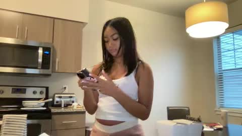 Cindy Chen and Bella Miller online show from 09.09.25