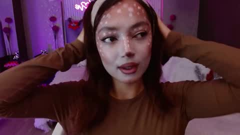 Snapshot of cinnamon_bite chatting on 12.14.25 cinnamon_bite online show from 12.14.25