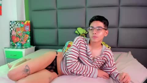 Snapshot of cinnamon_boyx chatting on 03.07.25 Cinna Boy online show from 03.07.25