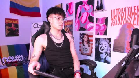 David     Independent Model online show from 02.04.25