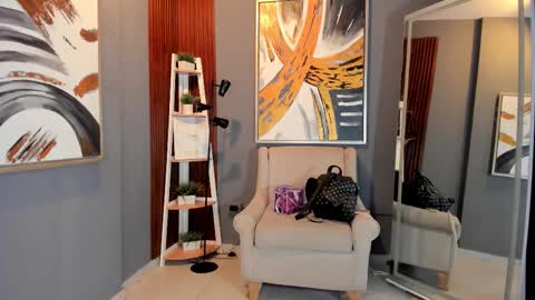 Snapshot of cinnia_ chatting on 09.12.25 Cintia online show from 09.12.25