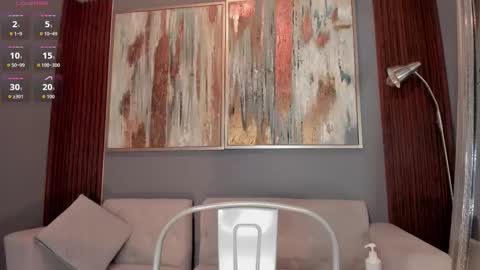 Snapshot of cinnia_ chatting on 10.01.25 Cintia online show from 10.01.25