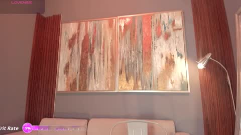 Snapshot of cinnia_ chatting on 10.08.25 Cintia online show from 10.08.25