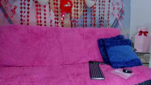 Snapshot of cintiagreyx chatting on 02.14.25 CINTIA online show from 02.14.25