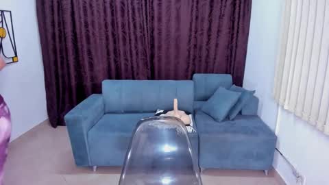 Snapshot of cintiagreyx chatting on 11.05.25 CINTIA online show from 11.05.25