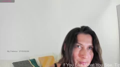 Snapshot of circejuno1 chatting on 10.05.25 Carol online show from 10.05.25