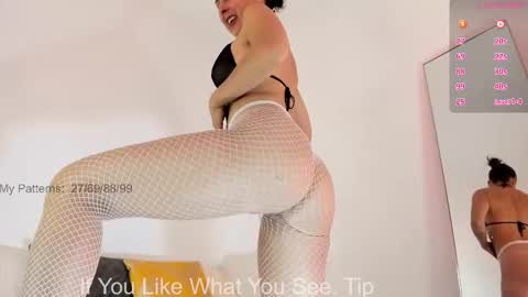 Snapshot of circejuno1 chatting on 10.21.25 Carol online show from 10.21.25