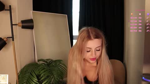 Sandy online show from 11.03.25