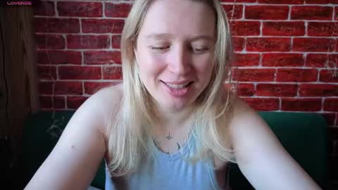 Snapshot of citrusblissss chatting on 05.19.26 citrusblissss online show from 05.19.26