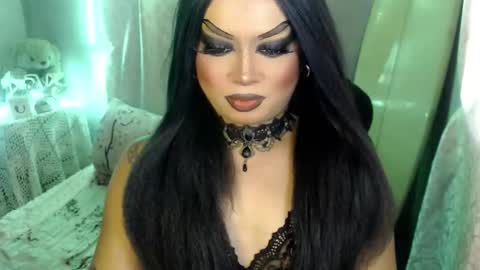 Snapshot of cj_parker69 chatting on 06.11.26 QUEEN CESS online show from 06.11.26