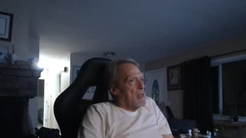 Snapshot of cjscout chatting on 11.16.25 cjscout online show from 11.16.25