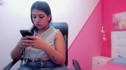 Snapshot of claire_aristizabal chatting on 01.26.25 claire aristizabal online show from 01.26.25