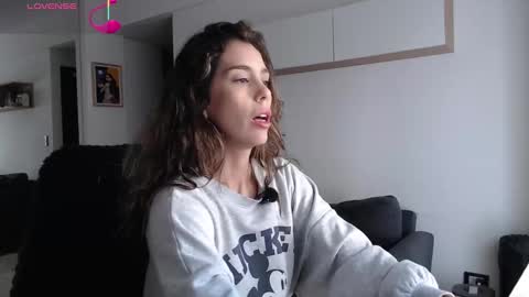 Snapshot of clairevarhol chatting on 10.08.25 clairevarhol online show from 10.08.25