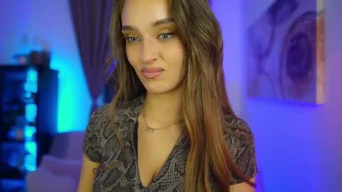 Clara smile online show from 10.24.25