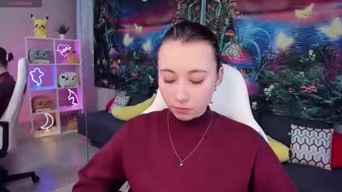 Snapshot of clarabenson chatting on 10.10.25 clarabenson online show from 10.10.25