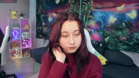 Snapshot of clarabenson chatting on 10.19.25 clarabenson online show from 10.19.25