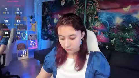 Snapshot of clarabenson chatting on 10.30.25 clarabenson online show from 10.30.25