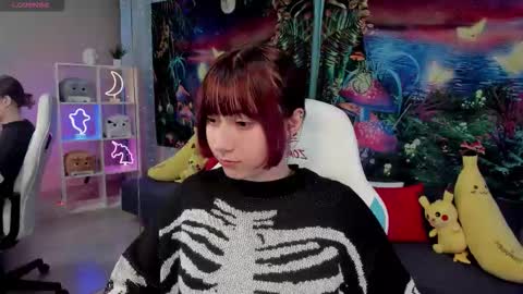 Snapshot of clarabenson chatting on 11.05.25 clarabenson online show from 11.05.25