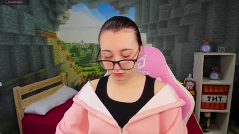 clarabenson online show from 12.03.25