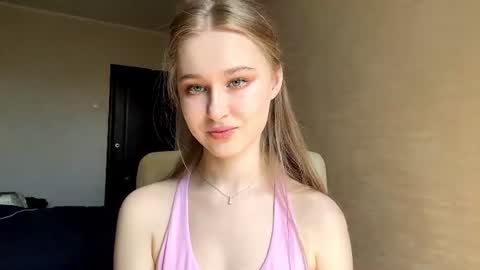 Snapshot of clarisaaltman chatting on 06.21.26 Ange online show from 06.21.26