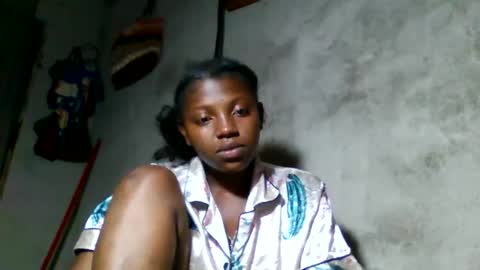 Snapshot of clarisse98 chatting on 05.25.26 clarisse98 online show from 05.25.26