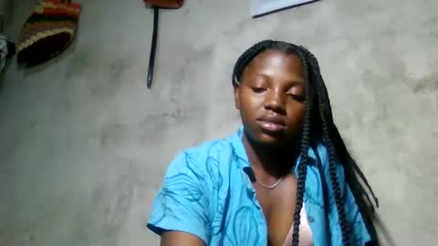 Snapshot of clarisse98 chatting on 05.27.26 clarisse98 online show from 05.27.26