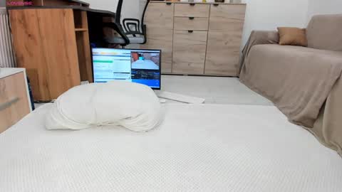 Snapshot of classy_medeeea chatting on 11.04.25 Deea xxx online show from 11.04.25