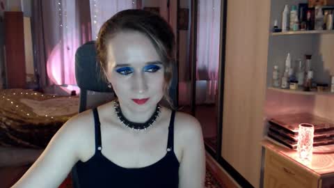 Snapshot of classyinna chatting on 10.24.25 classyinna online show from 10.24.25