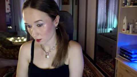 Snapshot of classyinna chatting on 10.31.25 classyinna online show from 10.31.25