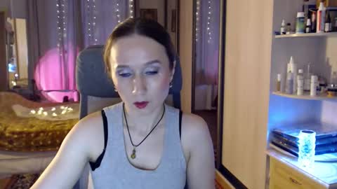 Snapshot of classyinna chatting on 11.14.25 classyinna online show from 11.14.25