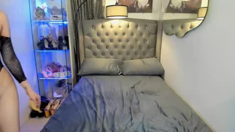 Snapshot of claudia_empress chatting on 10.18.25 Naughty Claudia online show from 10.18.25