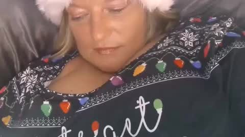 Snapshot of claudineddd chatting on 12.25.24 ClaudineDDD online show from 12.25.24