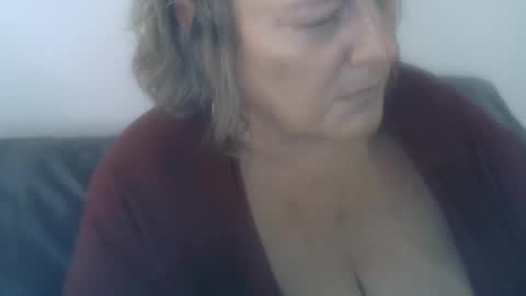 Snapshot of claudineddd chatting on 01.02.25 ClaudineDDD online show from 01.02.25