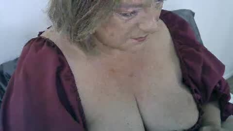 Snapshot of claudineddd chatting on 01.25.25 ClaudineDDD online show from 01.25.25