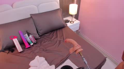 Snapshot of clawdeen__wolf chatting on 09.26.25 clauwdeen wolf online show from 09.26.25