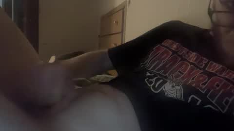 Snapshot of cleatus27 chatting on 05.19.26 cleatus27 online show from 05.19.26