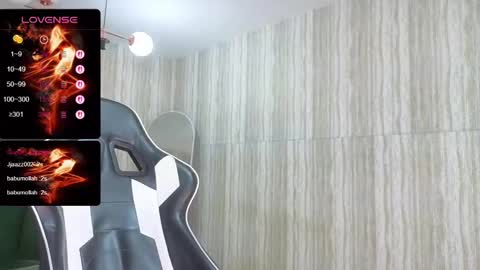 Snapshot of clementine_t chatting on 09.27.25 Clementine online show from 09.27.25