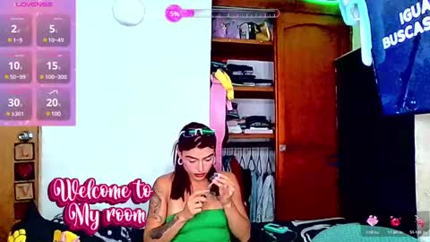 Snapshot of cleo_05 chatting on 03.10.25 cleo_05 online show from 03.10.25