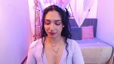 Snapshot of cleo_fox chatting on 10.08.25 Cleo online show from 10.08.25