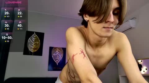 Snapshot of cleo_stringer_ chatting on 11.02.25 Cleo online show from 11.02.25