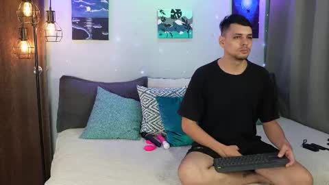 Snapshot of cleoanubis_ chatting on 10.26.25 Girl Juliana and Federico online show from 10.26.25